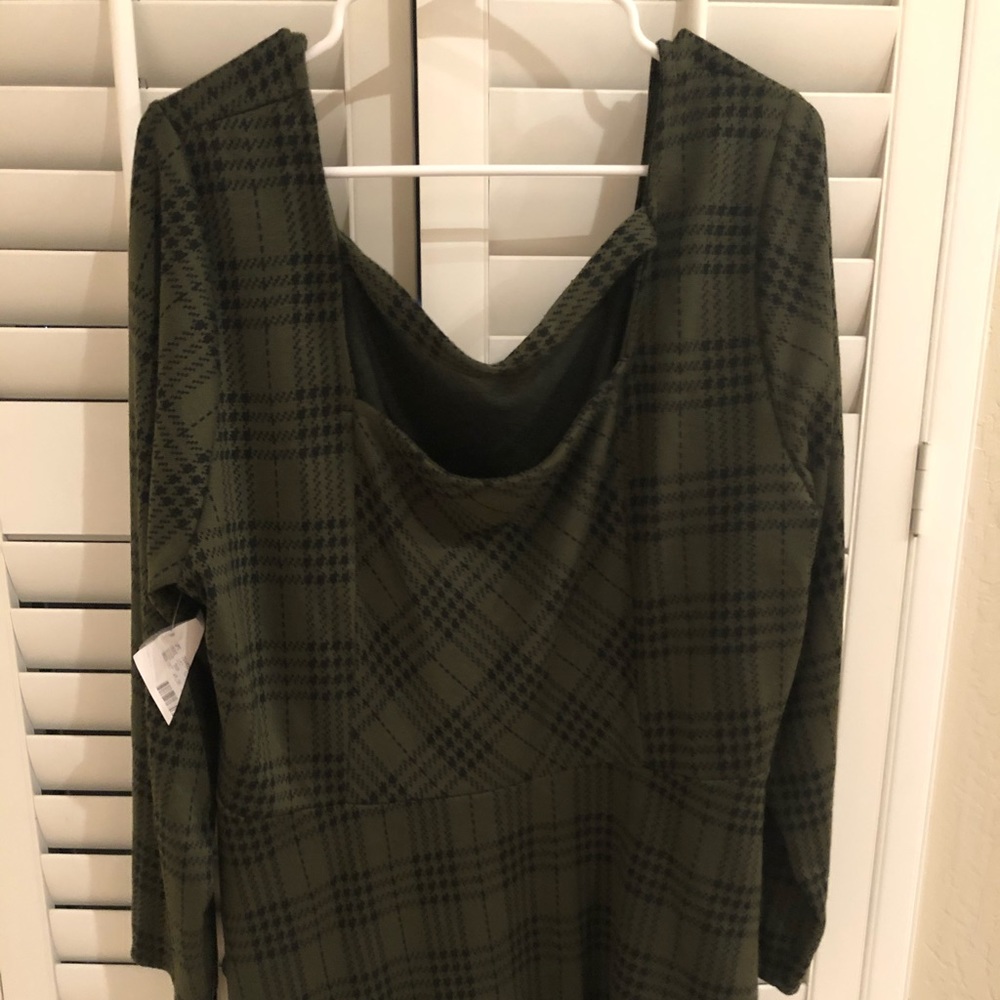 Green and black great quality blouse